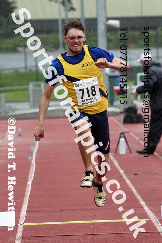 Mens and Boys triple jump, 2021 North Eastern Track and Field Champs., Middesbrough. Photo: David T. Hewitson/Sports for All Pics